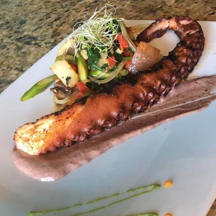 Dive into the incredible seafood platters at Restaurant Caracoles in Culebra.